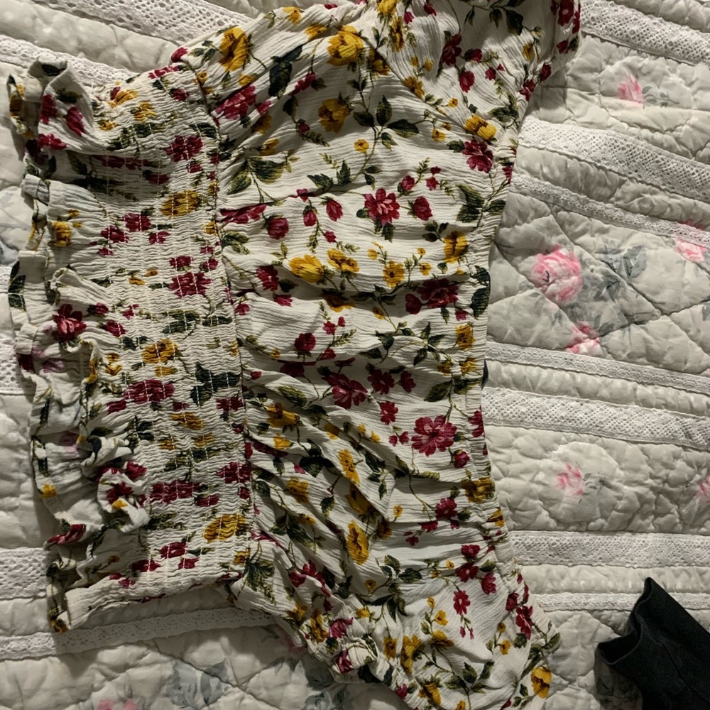 American Eagle crop top